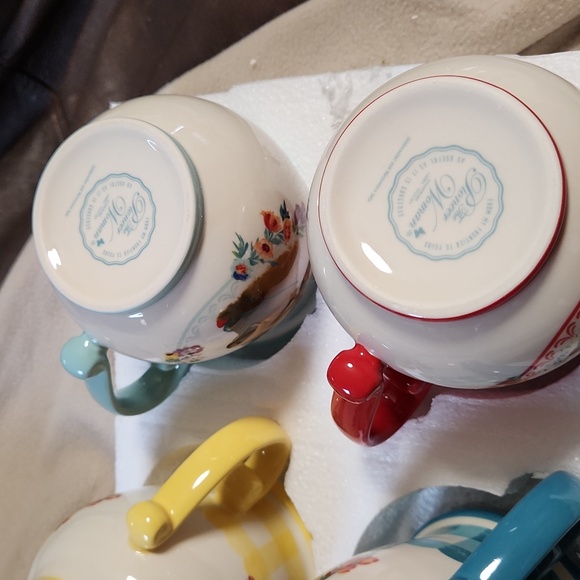 BNIB Pioneer Woman Novelty Gingham 4-Piece Mug Set - Picture 7 of 8